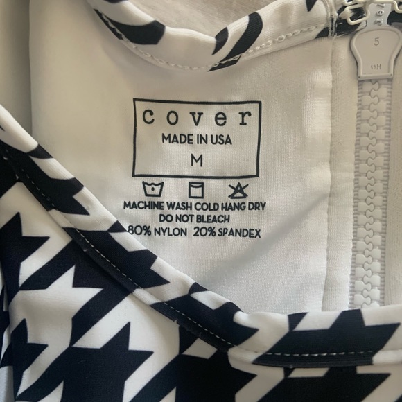 EUC Cover Swim Long-Sleeved Black & White Houndstooth One Piece Swimsuit Size M - Picture 3 of 7